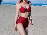 小姐姐穿泳衣,小姐姐泳装秀，展现青春活力